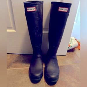 Navy Blue- HUNTER rain boots. Never worn.